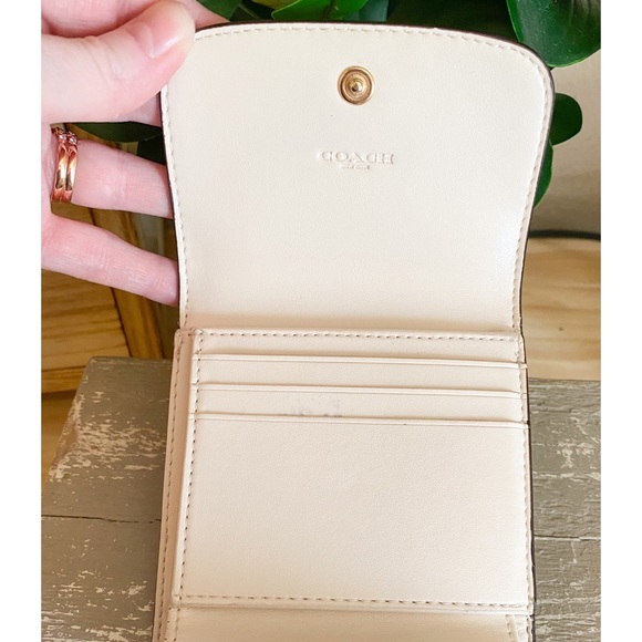 **SOLD** - Picture 6 of 12